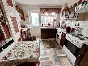 Photo 13- click for photo gallery